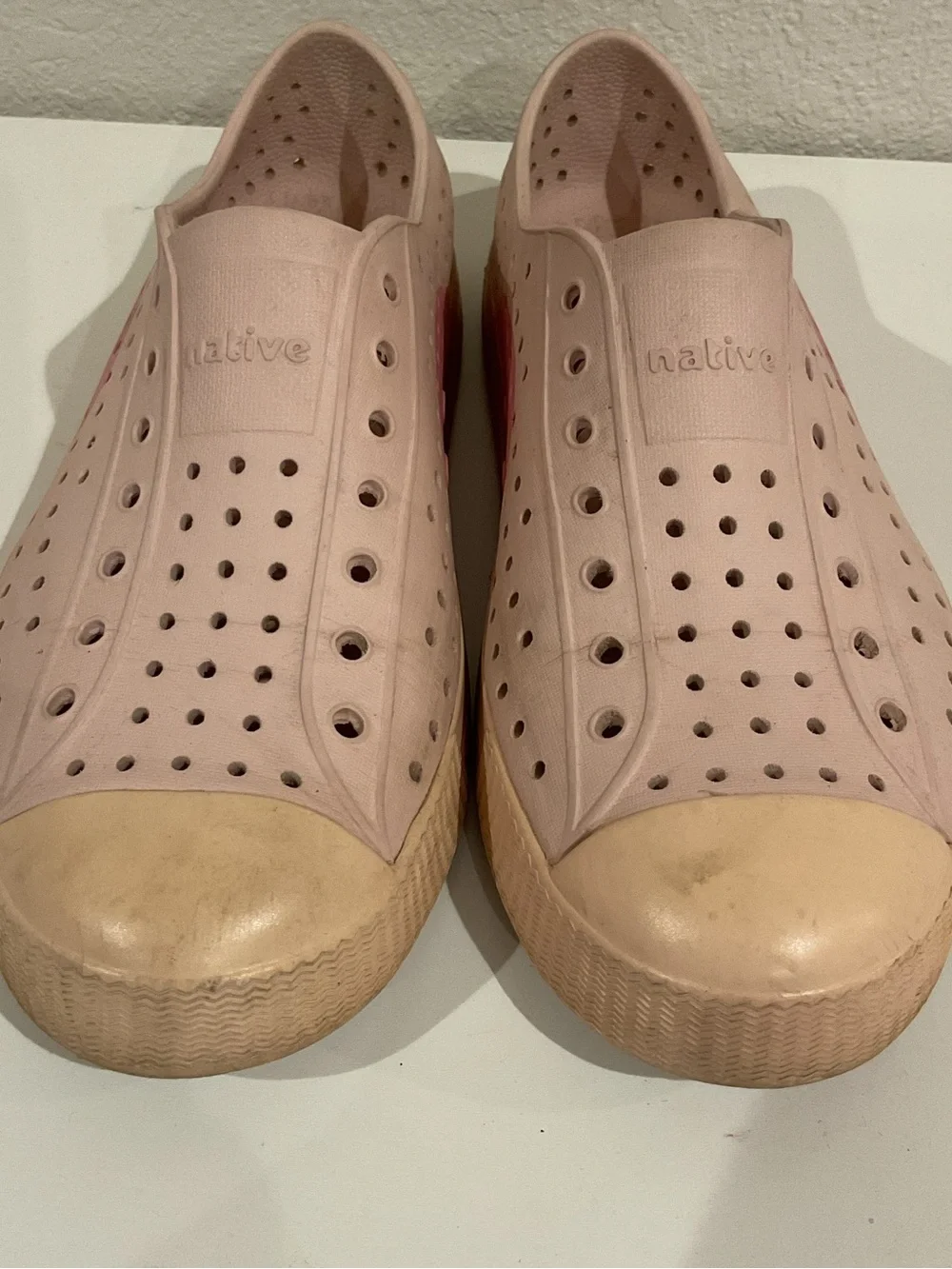 Native shoes Jefferson dust pink slip on water beach pool shoes juniors J5